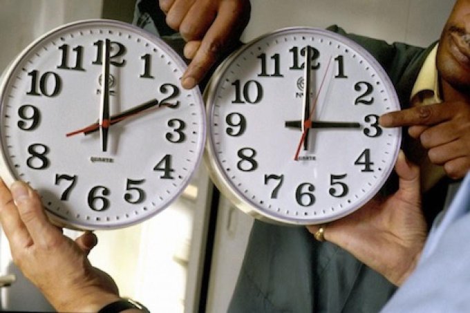 تغيير الساعة القانونية بالمغرب بإضافة 60 دقيقة ابتداء من يوم الغد الاحد